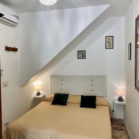Apartment Pericle & *